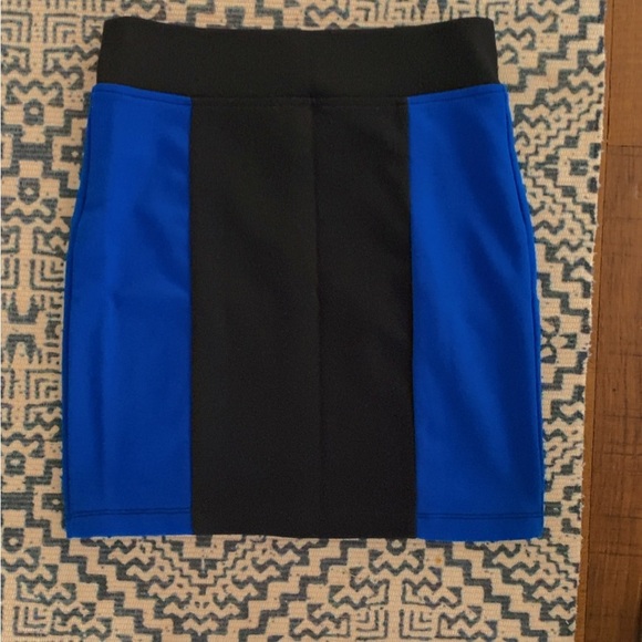 Dresses & Skirts - Elegant Blue and Black Women's Skirt